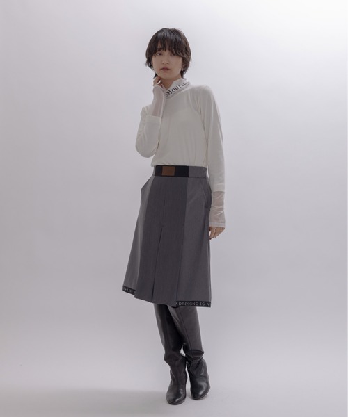 Eimee Law（エイミーロウ） tシャツ フロッキーテキストハイネック