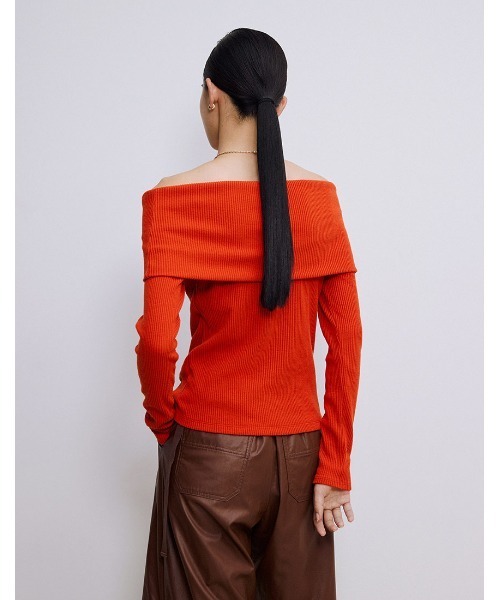 新品)OUR WACOAL オフショルダー レッドトップス OUR WACOAL tシャツ カップ付きオフショルダー 長袖 レディース