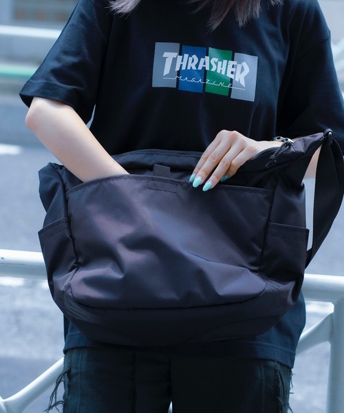 THRASHER　大容量ショルダーバッグ THRASHER スラッシャー ショルダーバッグ 大容量 a4 シンプル
