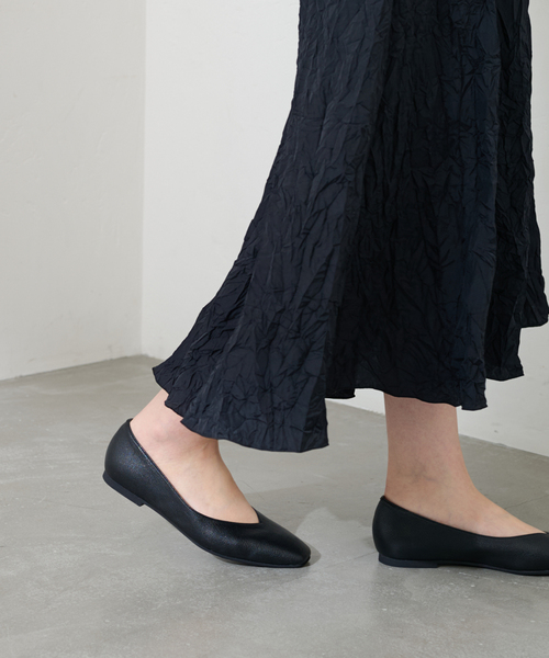 美品【LE TALON】フラットパンプス　Vカット　スクエアトゥ　ブラック スクエアVカットフラット（フラットシューズ）｜LE TALON（ル
