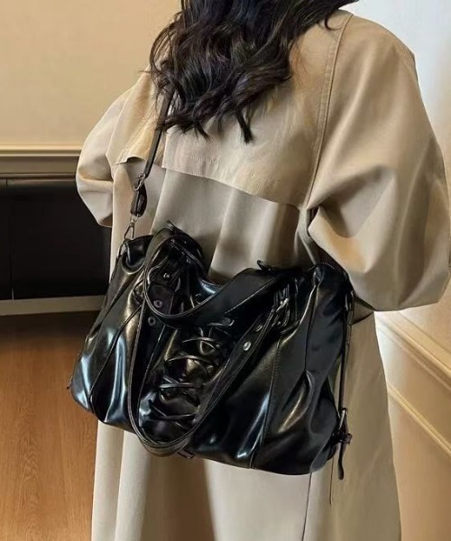 ◆まり7◆ヴァラショルダーバック FERRAGAMO（フェラガモ） ヴァラ ハンドバッグ ショルダーバッグ 2WAY