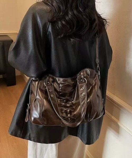 ◆まり7◆ヴァラショルダーバック FERRAGAMO（フェラガモ） ヴァラ ハンドバッグ ショルダーバッグ 2WAY