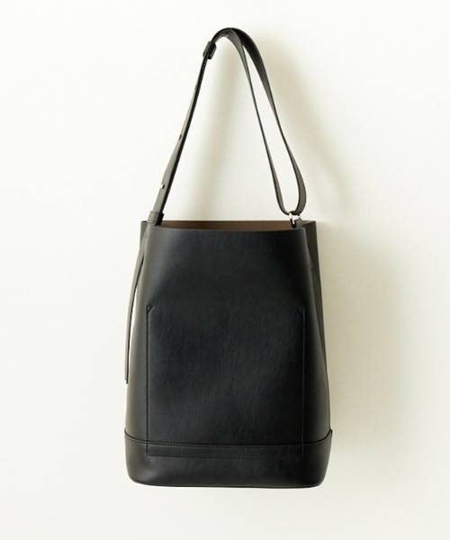 「＆MyuQ」 ショルダーバッグ ONE SIZE ブラック レディース