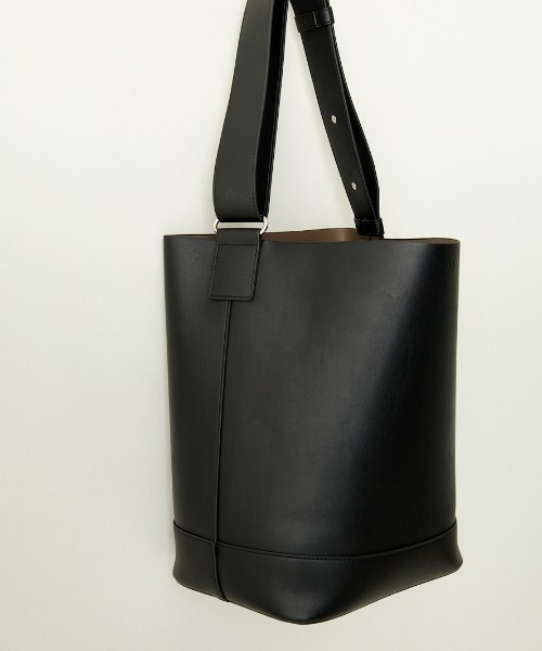 「＆MyuQ」 ショルダーバッグ ONE SIZE ブラック レディース