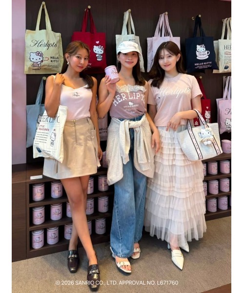 Her lip to キャミソール HLT x Hello Kitty Lace-Trim Camisole