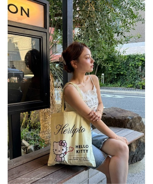 Her lip to キャミソール HLT x Hello Kitty Lace-Trim Camisole