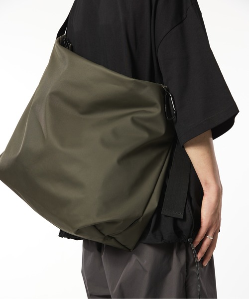 meltum（メルタム） ショルダーバッグ NYLON MESSENGER BAG メンズ