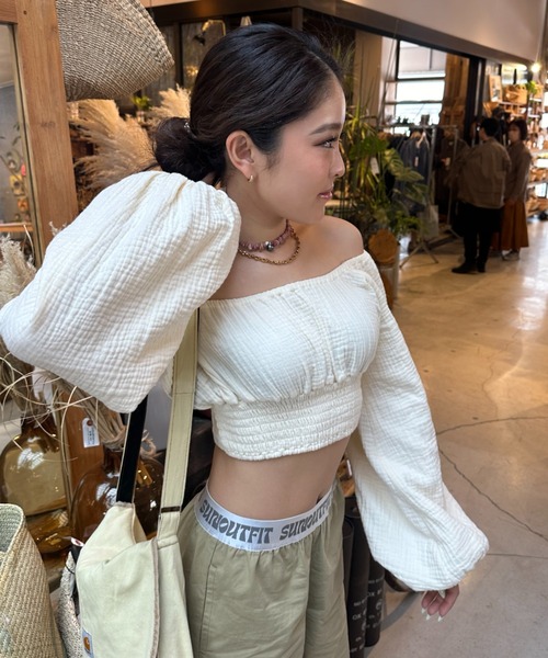 sunoutfit オフショル　khakiカーキ セール】moeka - SUNOUTFIT オフショルブラウス made in INTERFACTORY