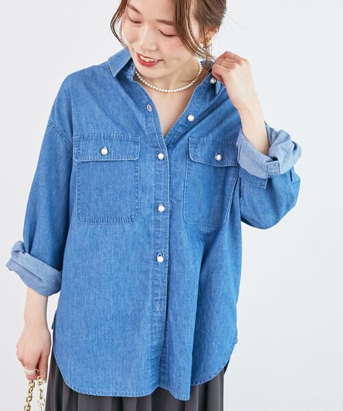 ブラウス シャツ 「軽いシャツ素材」パールボタンデニムシャツ レディース
