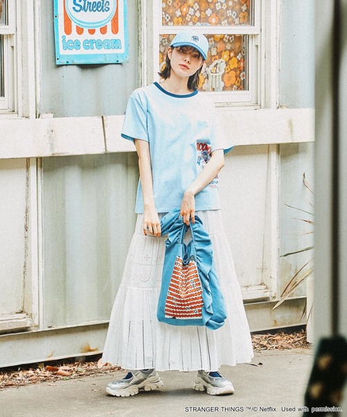 ニコアンド新品【STRANGER THINGS】コラボフリルトートバッグ　ブルー niko and ｜【STRANGER THINGS】コラボフリルトートバッグ