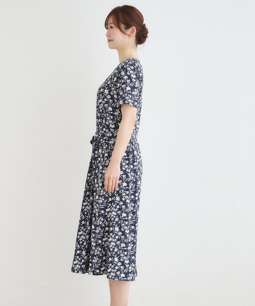 Laura Ashley ネイビーベース 薔薇柄 コットンニットソーワンピース LAURA ASHLEY（ローラアシュレイ） ワンピース 「洗える／ジャージ素材