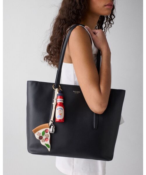 【kate spade】スヌーピー キルティングレザー バッグチャーム kate spade NEW YORK（ケイト・スペード ニューヨーク） キーホルダー