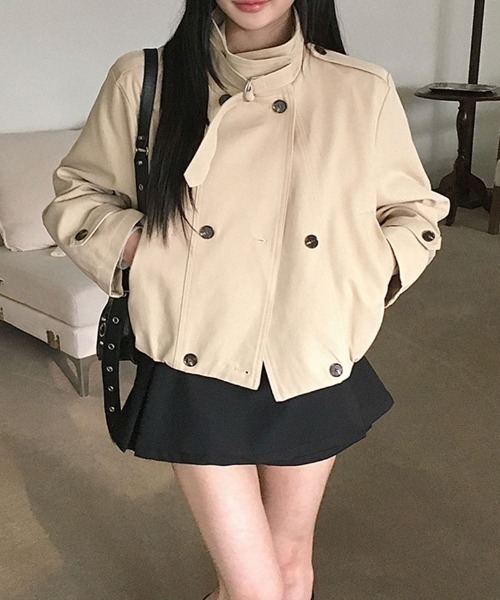 【極美品】ダブルボタン　ショート丈　トレンチコート　ベルト付きフルイドジャケット Emilie トレンチコート コート ハイネックベルトショートトレンチ