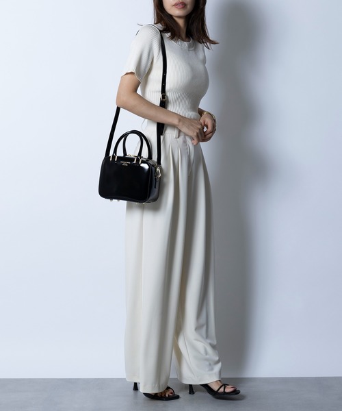 【極美品】 CHRISTIAN VILLA 2way ショルダーバッグ スクエア CHRISTIAN VILLA 2wayスクエアバッグ / カーキ / 柔らかい革