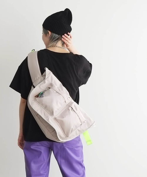チーク cheek チーク big messenger bag（ブラック） （BK