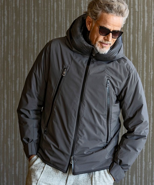 AKM Contemporary（エイケイエムコンテンポラリー） ダウンジャケット