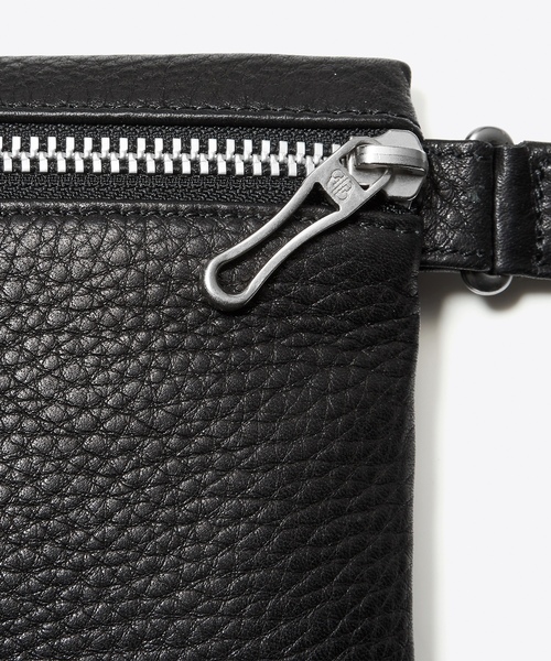 「BIGOTRE」 ショルダーバッグ ONE SIZE ブラック レディースの画像