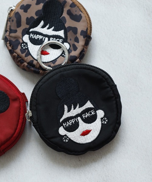 ポーチ EMMA 顔刺繍カラビナ丸ポーチ レディース : ZOZOTOWN Yahoo!店