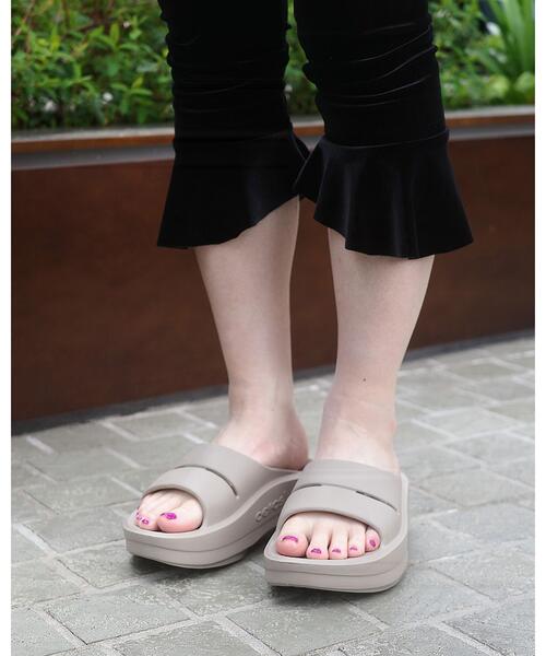 サンダル OOFOS/ウーフォス OOMEGA OOAHH 200073 リカバリーサンダル　厚底　メンズ　レディース　ユニセックスの画像