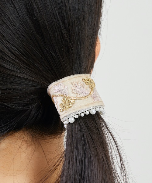 Zoule（ゾーラ） ヘアピン ゾーラ：embroidery cuff69 フラワー刺繍