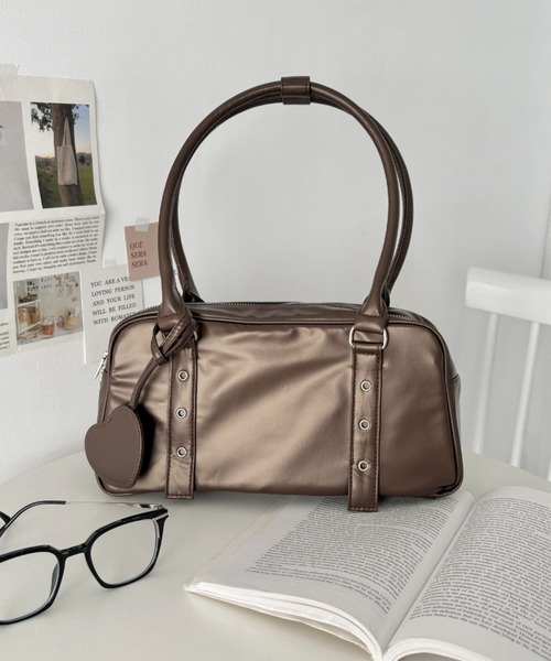 SOLLON.（ソルロン） ボストンバッグ ハートチャーム付きスクエア