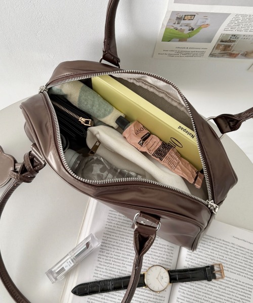 SOLLON.（ソルロン） ボストンバッグ ハートチャーム付きスクエア