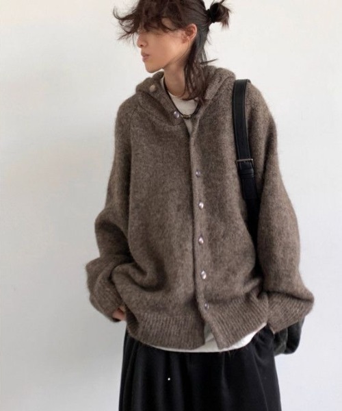 【新品】アプ♡ビジュー付配色フードカーデ トッパーカーディガン(カーディガン) | a.v.v(アー・ヴェ・ヴェ