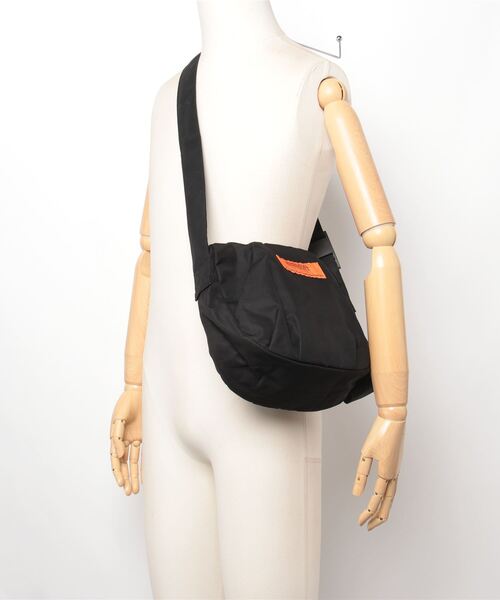 UNIVERSAL PRODUCTS（ユニバーサルプロダクツ） ショルダーバッグ