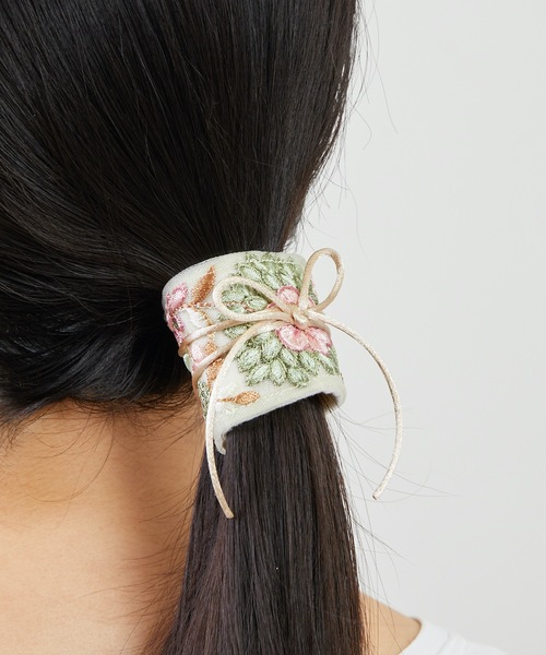 Zoule ヘアピン ゾーラ：embroidery cuff70 フラワー刺繍