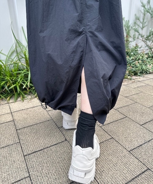 nemne（ネンネ） ワンピース 「Delfy」ナイロンバックシャンワンピース
