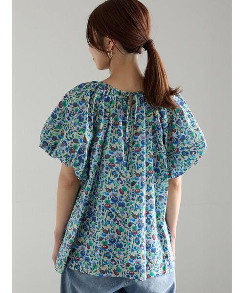 美品フィータブラウス パフスリーブレースデザインブラウス（シャツ/ブラウス