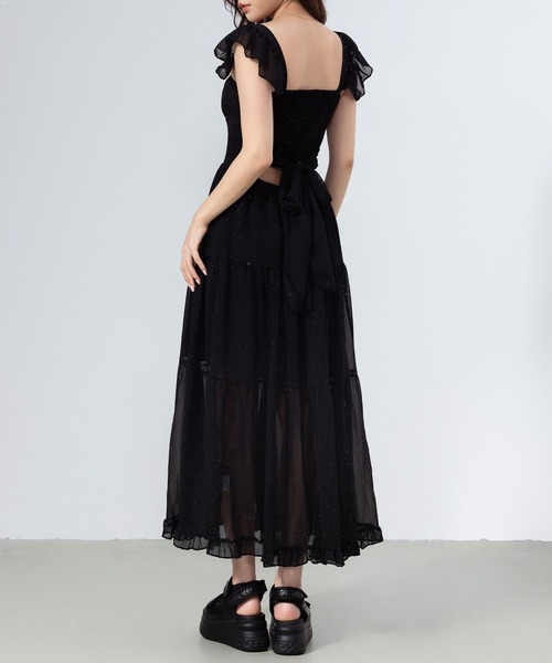 黒のフリル付きひざ丈ワンピース DAY CLOSET ワンピース レディース きれいめシャーリング×フリルバック