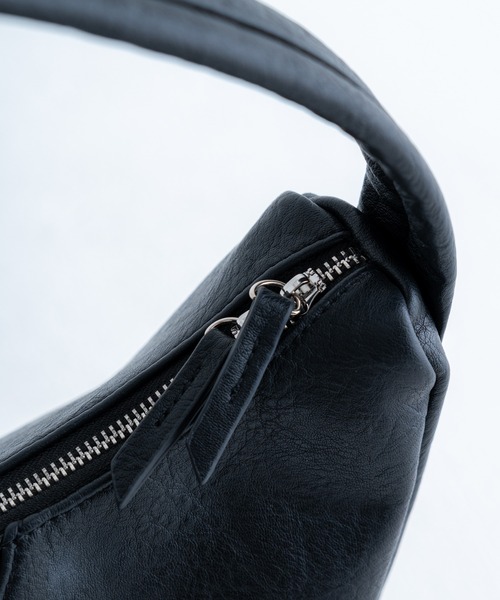 SINSS ショルダーバッグ 2way slit half moon bag / 2wayスリット