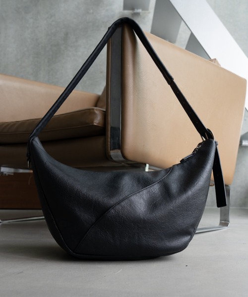 SINSS ショルダーバッグ 2way slit half moon bag / 2wayスリット