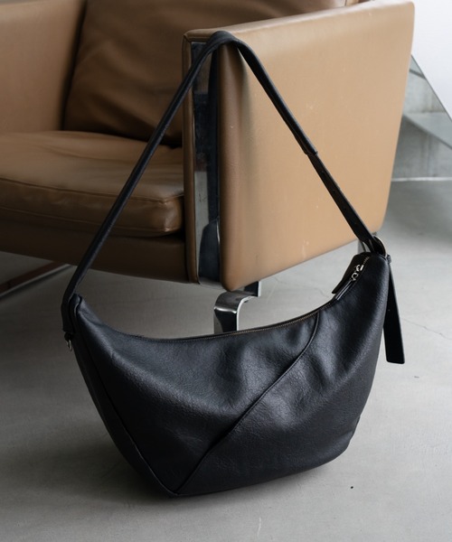 極美品✨OSOI HOBO ワンショルダー 牛革 肩掛け ブラック ハーフムーン SINSS ショルダーバッグ 2way slit half moon bag / 2wayスリット