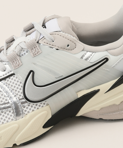 あ*ー様 ナイキ NIKE V2K ラン RUN 24cm〜24.5cm相当 NIKE/ナイキ ウィメンズ V2K ラン[23.5㎝～24.5㎝展開]｜Daytona