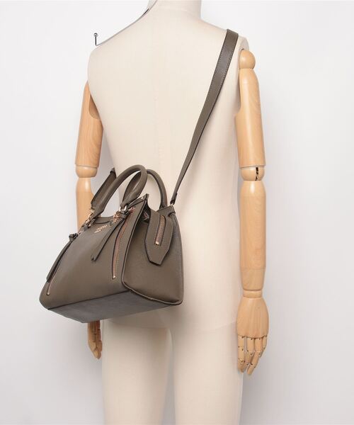 【オリーブ(OLV)】GUESS サッチェルバッグ (W)WRENLEY Satchel GUESS｜GUESS サッチェルバッグ (W)WRENLEY Satchel | Rakuten Fashion