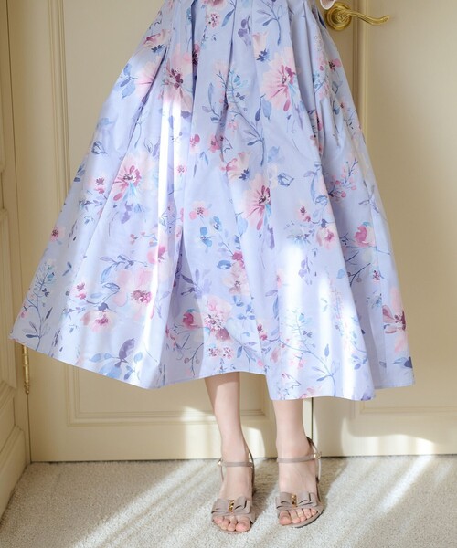 B462/美品 TOCCA ひざ丈フレアワンピース ドレス 花柄 エンボス 00 TOCCA - 美品 TOCCA 刺繍 花柄 半袖 フレア ひざ丈 ワンピース