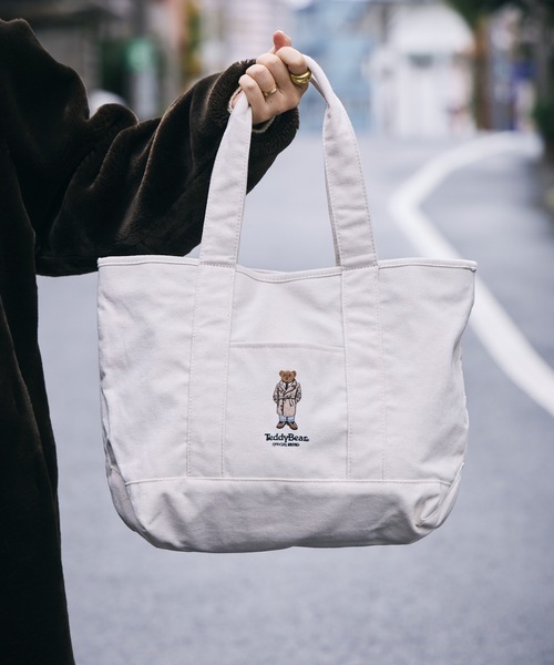 クマ刺繍トートバッグ THE BAREFOOT トートバッグ テディベア 刺繍 トートバッグ A4サイズ