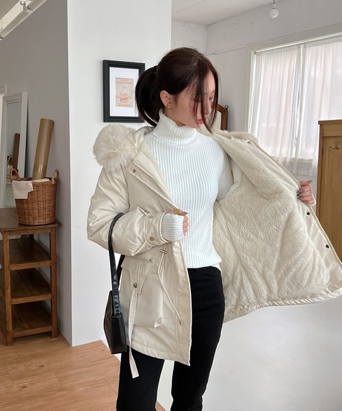 マルニ　オーバーサイズフーテッドダウンバイカラーシアリングファー美品 sacai×ナイキのアウター、ウールメルトン＆フォーファーを配したMA-1
