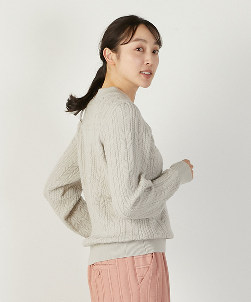 美品 レリアン クルーネックニット ケーブル編み使い クリームイエロー MELROSE claire ニット セーター 「ケーブル編みクルーネック