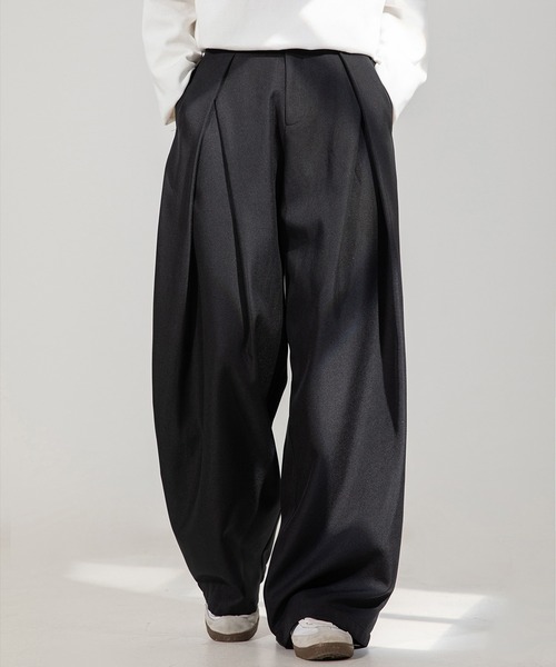 90s Valentino 2タック ワイドスラックス ブラック 黒 イタリア製 中古・古着通販】VALENTINO (ヴァレンティノ) スラックス ブラック