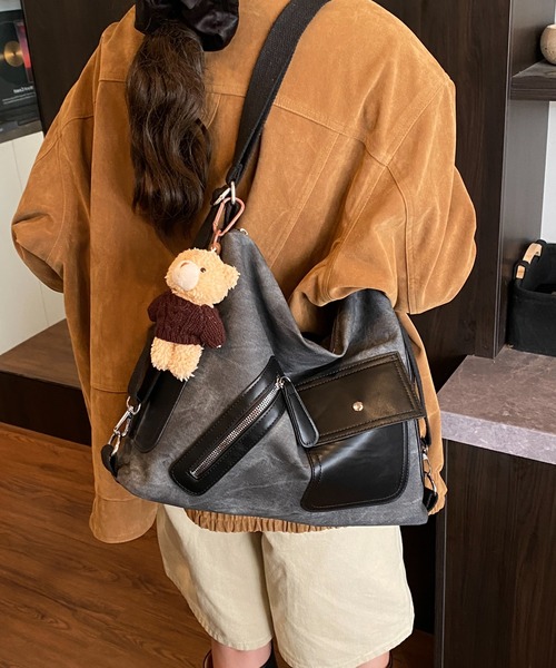 FREE STYLISTS ショルダーバッグ バッグ Y2Kチャーム付き大容量バッグ