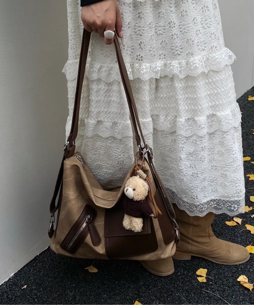 FREE STYLISTS ショルダーバッグ バッグ Y2Kチャーム付き大容量バッグ