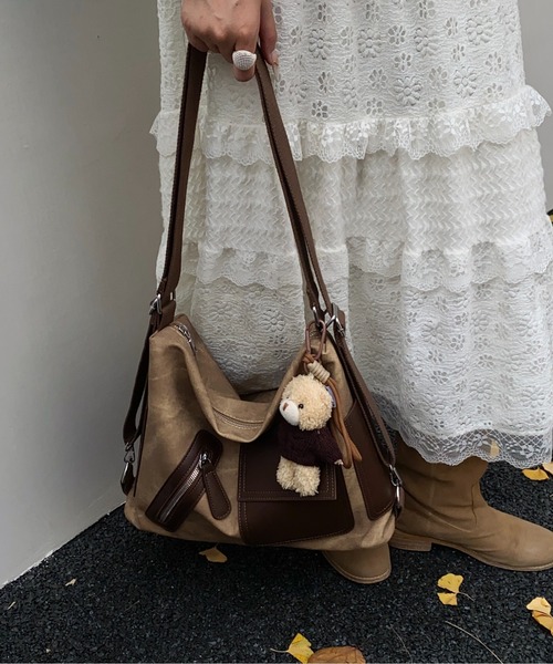 ショルダーバック FREE STYLISTS ショルダーバッグ バッグ Y2Kチャーム付き大容量バッグ