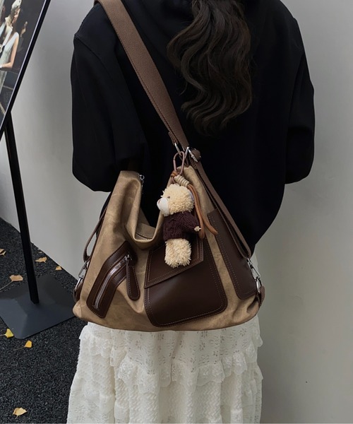 FREE STYLISTS ショルダーバッグ バッグ Y2Kチャーム付き大容量バッグ