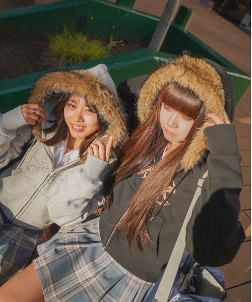 centimeter（センチメーター） パーカー Tribal logo fur zip hoodie