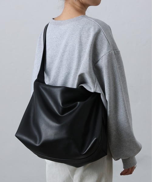 COLONY 2139（コロニー トゥーワンスリーナイン） ショルダーバッグ