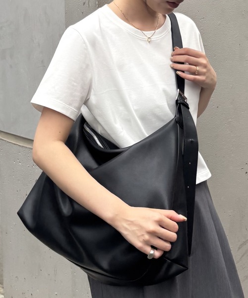 COLONY 2139（コロニー トゥーワンスリーナイン） ショルダーバッグ