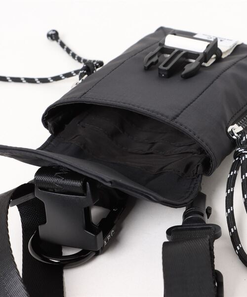 A.P.C. ウエストポーチ CROSSBODY POUCH TREK メンズ : ZOZOTOWN
